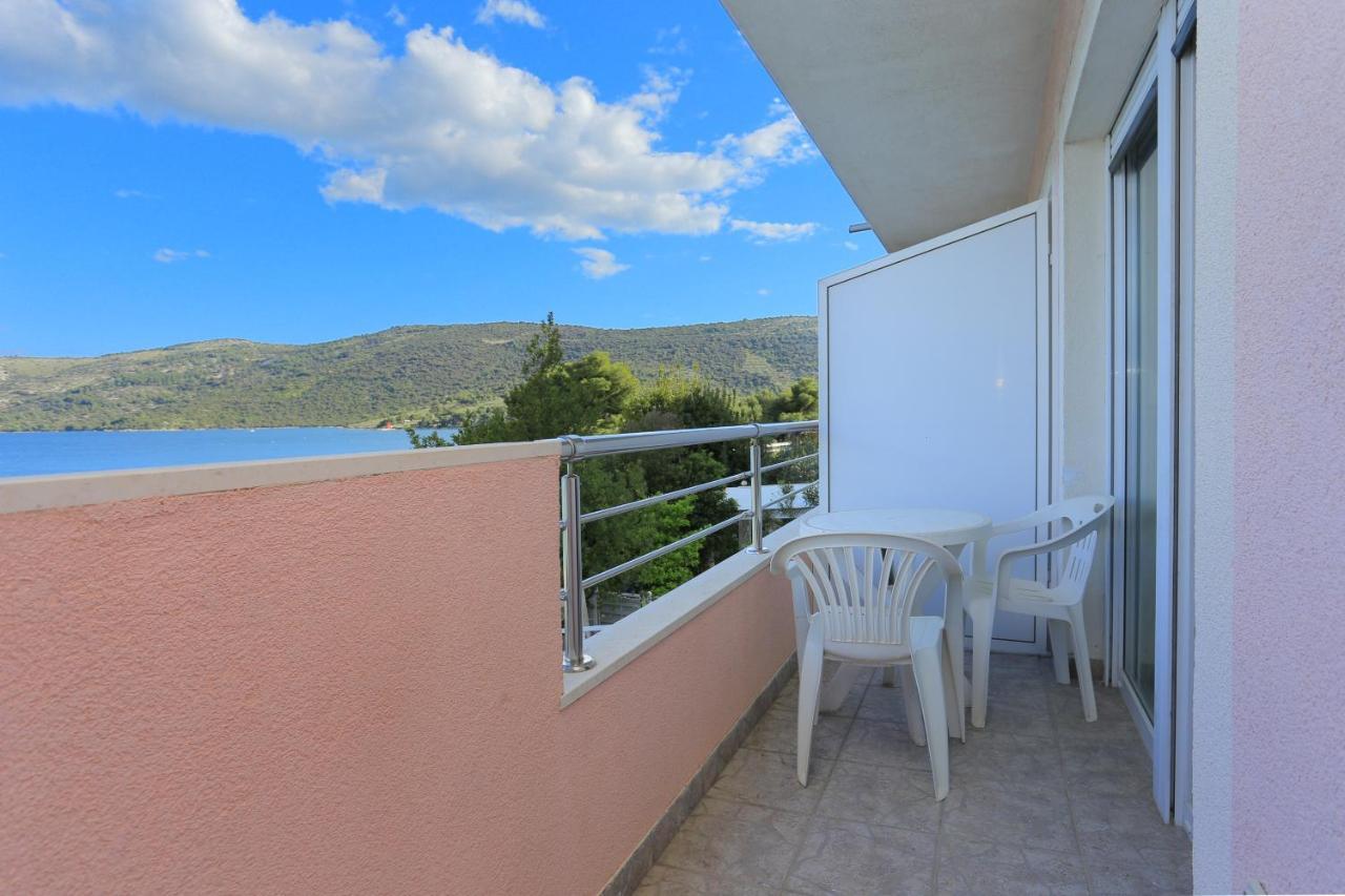 Apartments By The Sea Poljica, Trogir - 19316 Marina Esterno foto