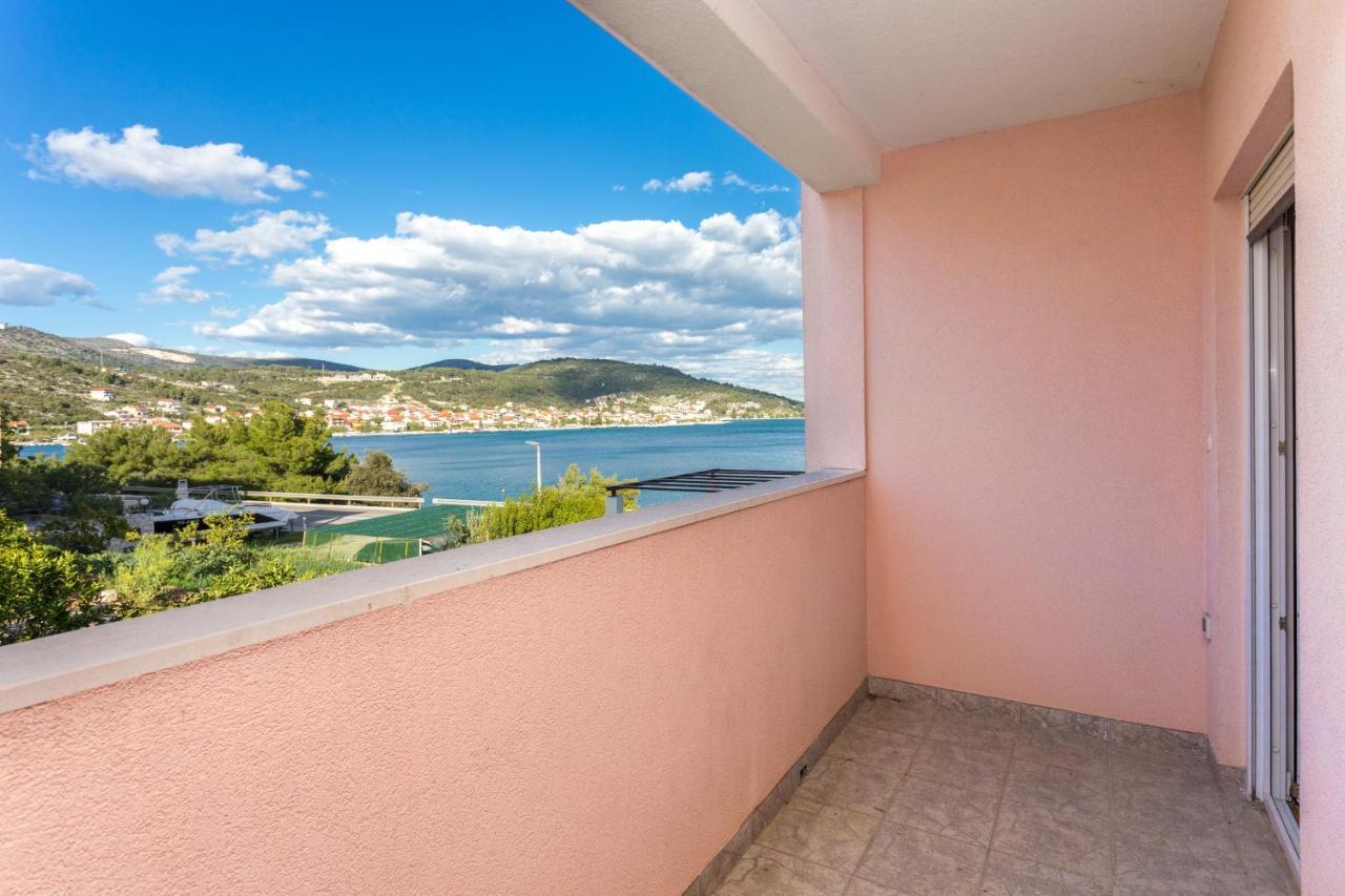 Apartments By The Sea Poljica, Trogir - 19316 Marina Esterno foto